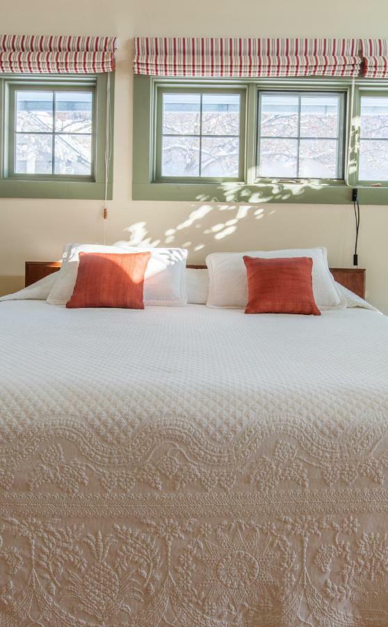 Whitford House And Twin View Barn Bed & Breakfast Addison ภายนอก รูปภาพ